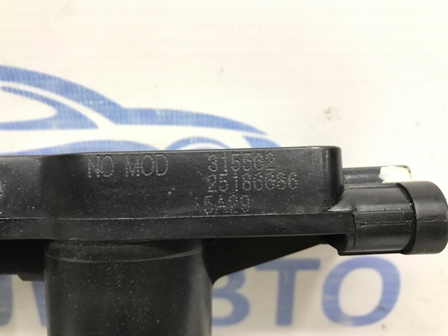 Катушка зажигания 25186686 GM