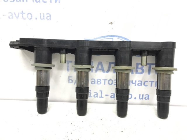 Катушка зажигания 25186686 GM