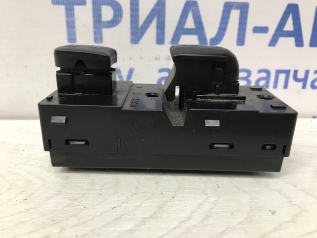 Кнопка подъемника задних стекол 254111KL0A NISSAN