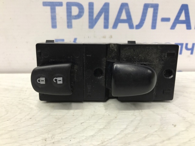 Кнопка подъемника задних стёкол 254111KL0A NISSAN