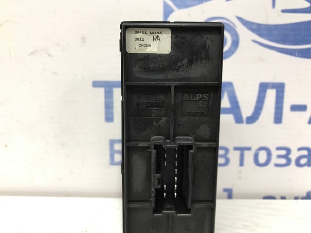 NISSAN 254111KL0A Кнопка подъемника заднего стекла в наличии Черновцы