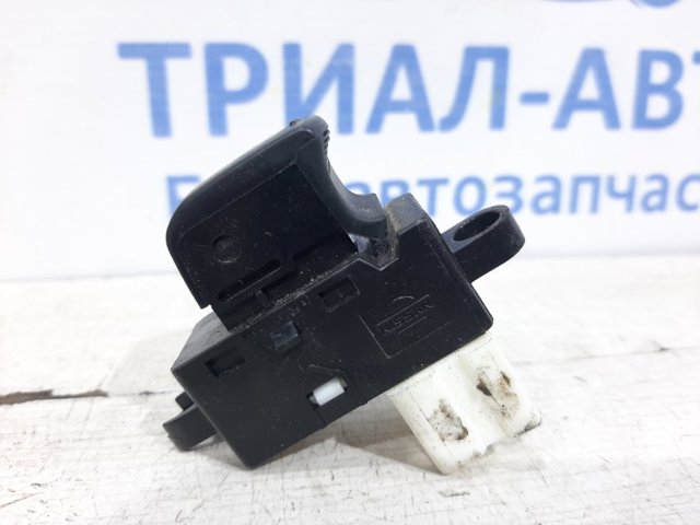 NISSAN 25411AX010 Кнопка стеклоподъемника передняя в наличии Ровно