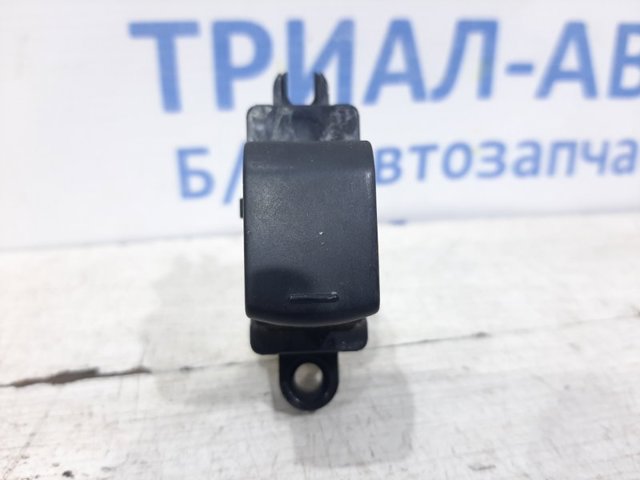 Кнопка стеклоподъемника передняя правая 25411AX010 NISSAN