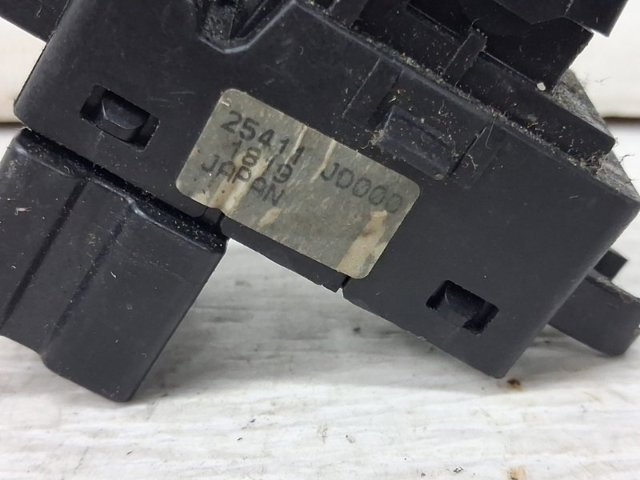25411JD000 NISSAN Кнопка подъемника заднего стекла купить в Украина