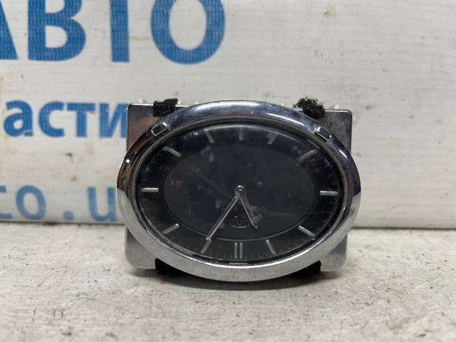 Часы в салон, на панели 25810CG000 NISSAN