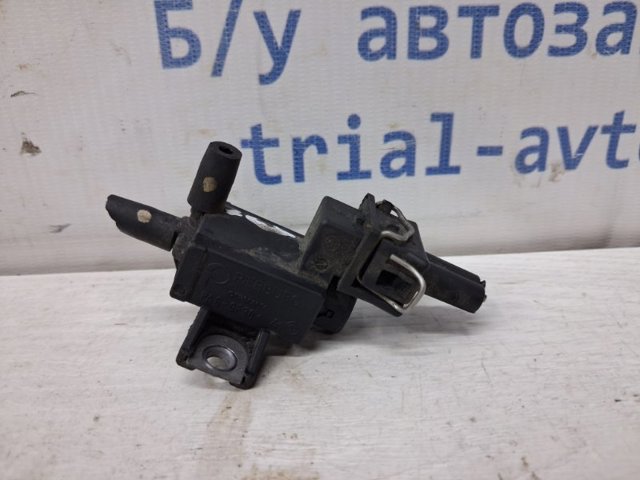 Клапан соленоид регулирования заслонки EGR 258600R010 TOYOTA