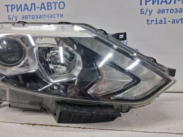 NISSAN 260104EA0A Фара правая в наличии Днепр