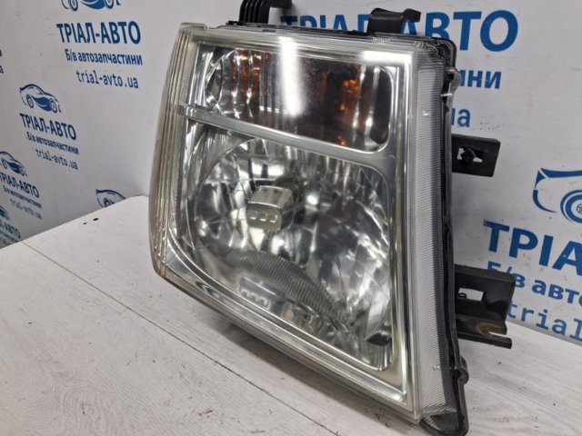 Фара основная правая 26010EB303 NISSAN