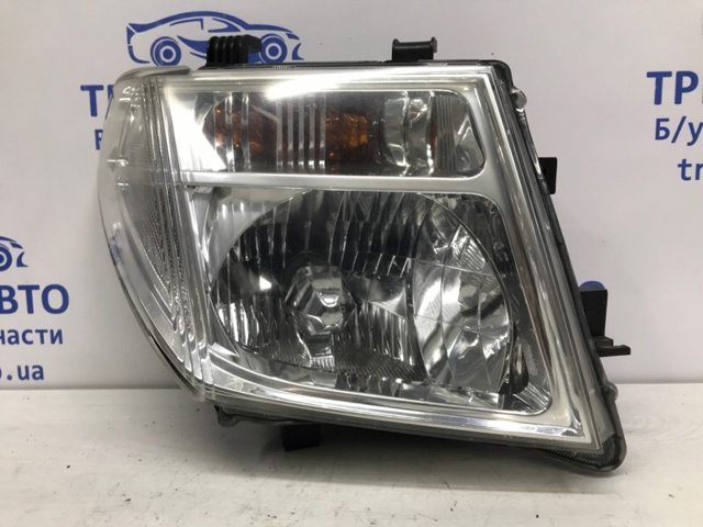 Вставка фары правой 26010EB380 NISSAN