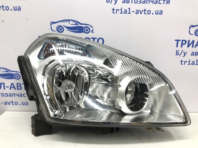 Правая блок фара 26010JD01A NISSAN