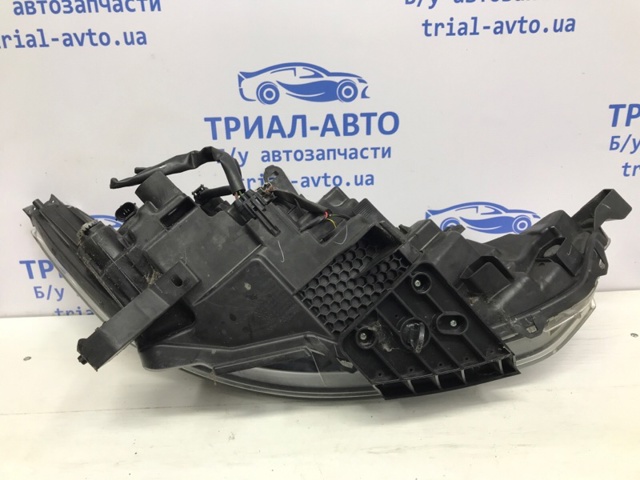 NISSAN 260604EA0A Левая фара в наличии Днепр