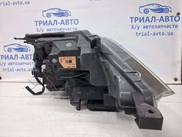 NISSAN 260604EA0A Левая фара в наличии Винница