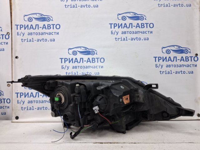 NISSAN 260604EA0A Левая фара в наличии Тернополь