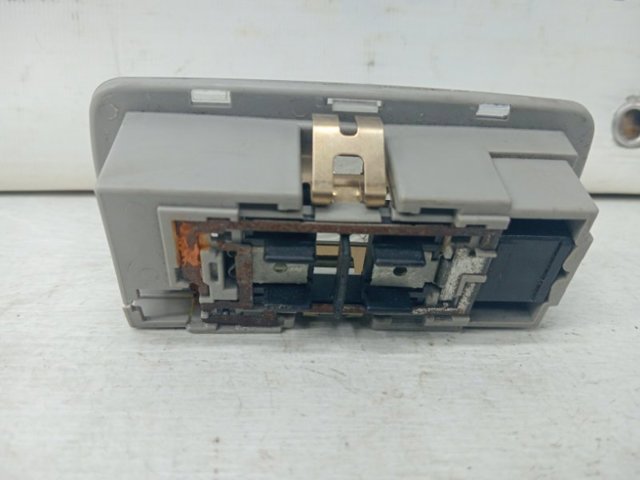 NISSAN 264379Y21A Плафон освещения салона (кабины) в наличии Украина
