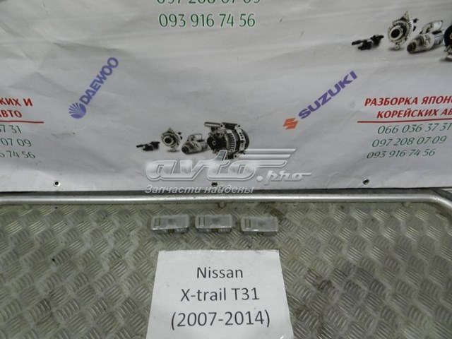 Плафон nissan б/у оригінал, гарантія на запчастини 26490CA000