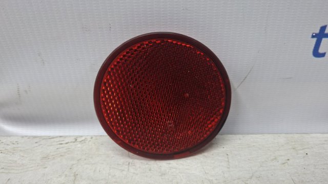Катафот (отражатель) заднего бампера, правый 26560EB300 NISSAN