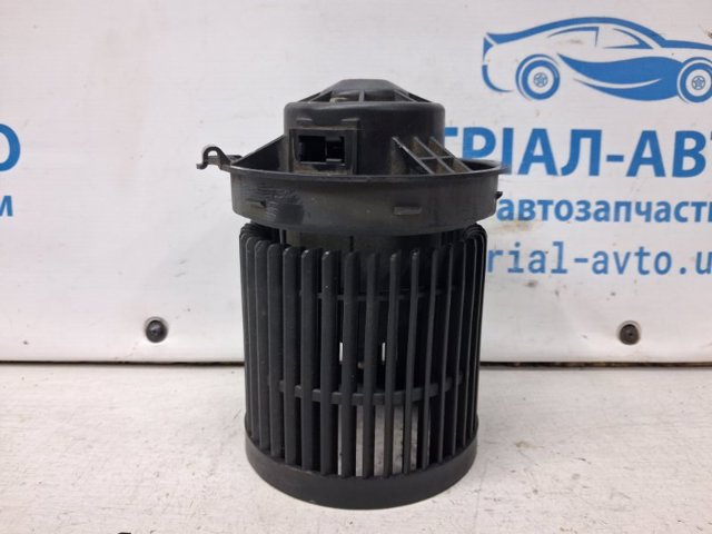 272261KA0A Nissan/Infiniti Мотор вентилятора печки (отопителя салона)