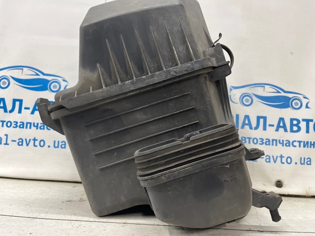 HYUNDAI 281102Y300 Корпус фильтра в наличии Ирпень