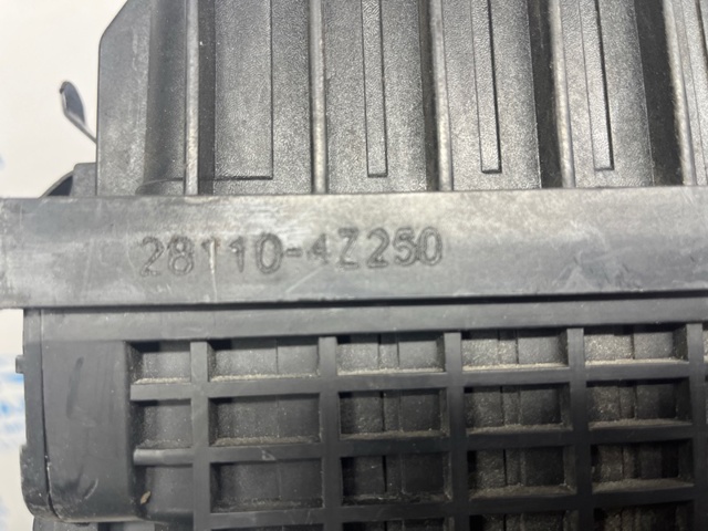 281104Z250 HYUNDAI Корпус воздушного фильтра купить в Павлоград