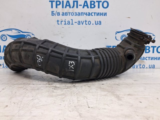Патрубок воздушный выход воздушного фильтра 281381R200 HYUNDAI
