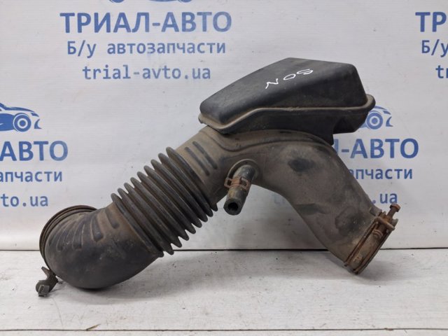 Патрубок воздушный выход воздушного фильтра 281383K010 HYUNDAI