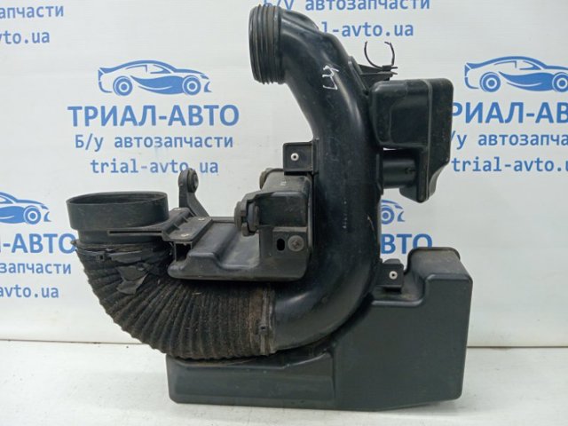 Патрубок воздушный, вход воздушного фильтра 28220A5800 HYUNDAI