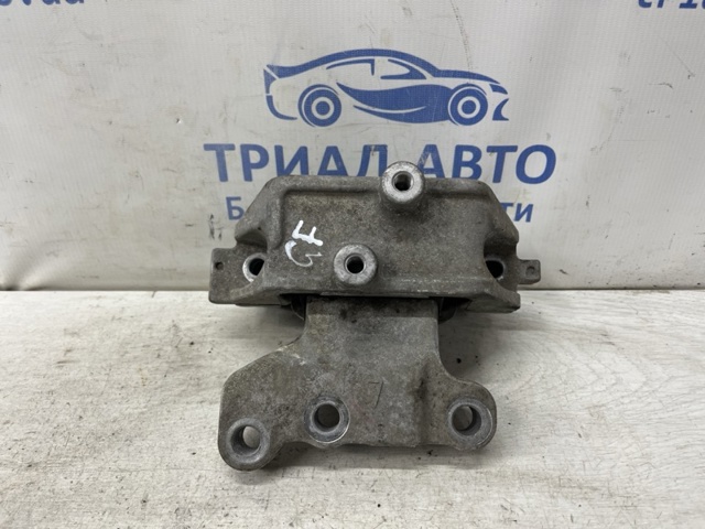 Подушка КПП 2910A137 MITSUBISHI