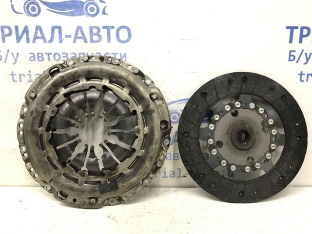 Нажимной диск сцепления 3020500Q0D NISSAN