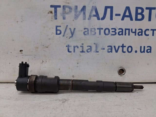 Форсунка впрыска топлива 338004A500 HYUNDAI