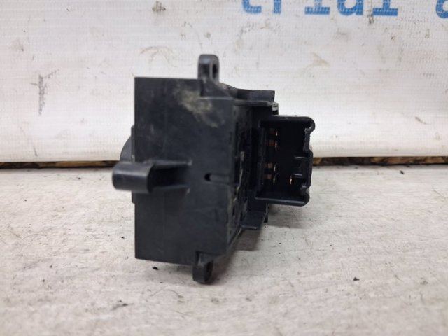 35760SNAJ53ZA Кнопка включения мотора стеклоподъемника задняя купить Украина