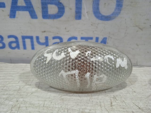 Повторитель поворота в крыло 3641063J01 SUZUKI