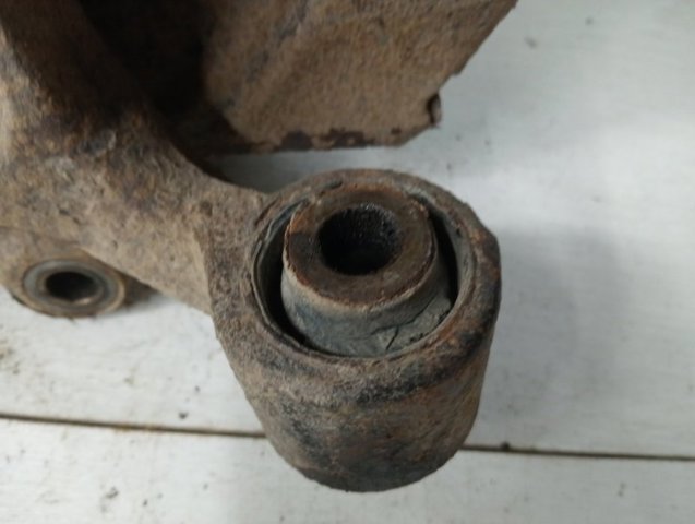 3770A015 MITSUBISHI Цапфа задняя левая купить в Винница