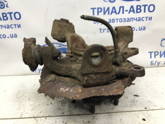 3770A015 Цапфа (поворотный кулак) задний левый купить Одесса