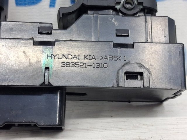 3835211310 HYUNDAI Кнопочный блок управления стеклоподъемником задний купить в Ужгород