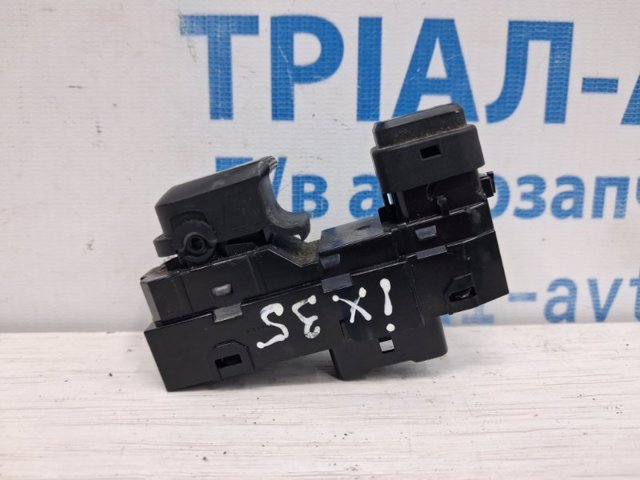 HYUNDAI 3835211310 Кнопочный блок управления стеклоподъемником задний в наличии Тернополь