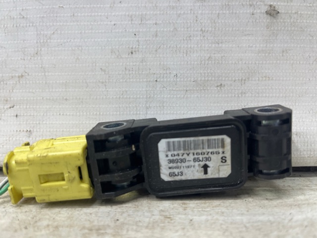 Датчик подушки безопасности 3893065J30 SUZUKI