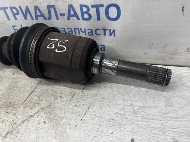 Левая полуось 39101JG04C NISSAN