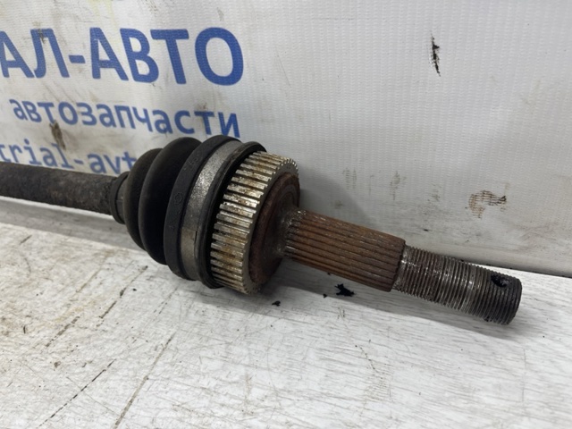 Приводной вал задний 39600JD60A NISSAN