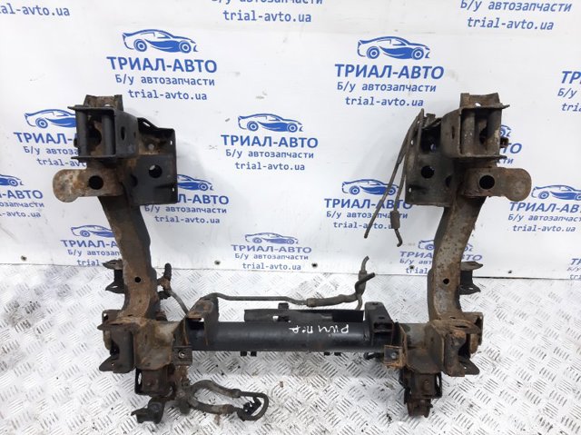 Поперечина передней подвески 4000A210 MITSUBISHI