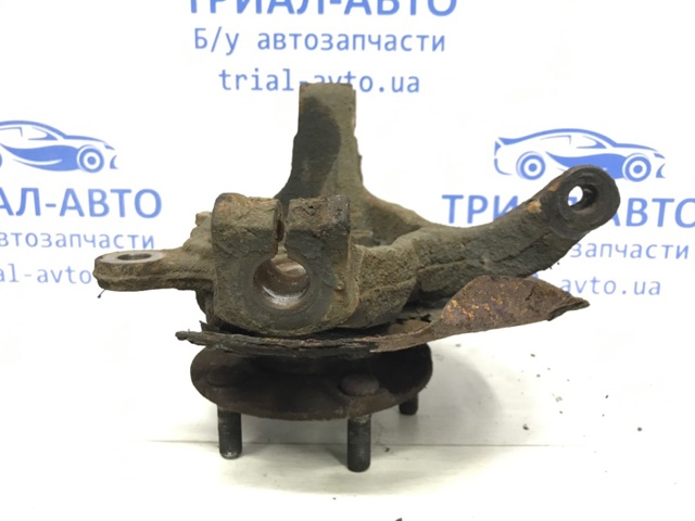 40014JD000 Цапфа (поворотный кулак) передний правый купить Полтава