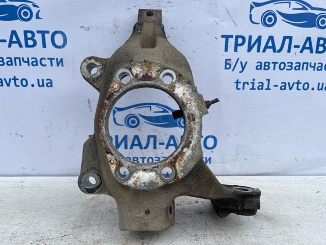 Цапфа - поворотный кулак передний, левый 400153JA0A NISSAN