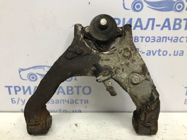 Рычаг передней подвески верхний левый 4010A013 MITSUBISHI