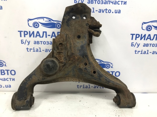 Левый рычаг передней нижней подвески 4013A209 MITSUBISHI