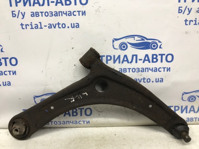 Передний нижний рычаг 4013A218 MITSUBISHI