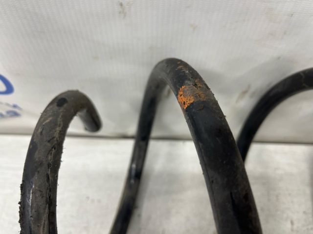 Пружина передняя 4040A345 MITSUBISHI
