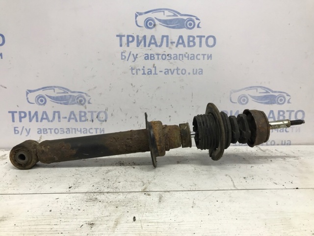 Амортизатор передний Mitsubishi Pajero 3