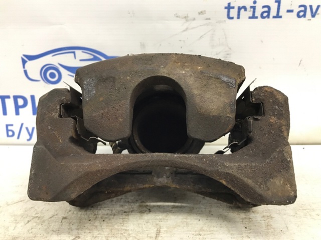 Суппорт тормозной, передний, правый 410011KC2C NISSAN