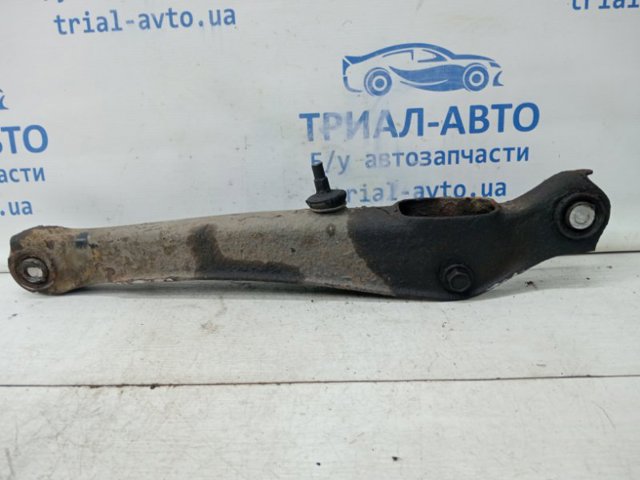 Рычаг задней подвески нижний, левый/правый 4113A041 MITSUBISHI