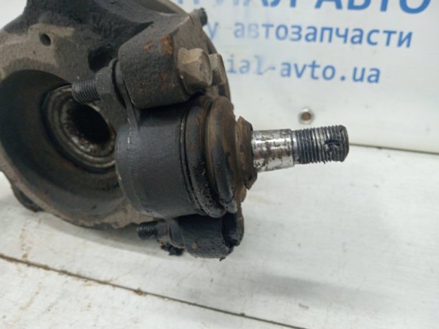 Цапфа поворотная правая 4122109004 SSANG YONG