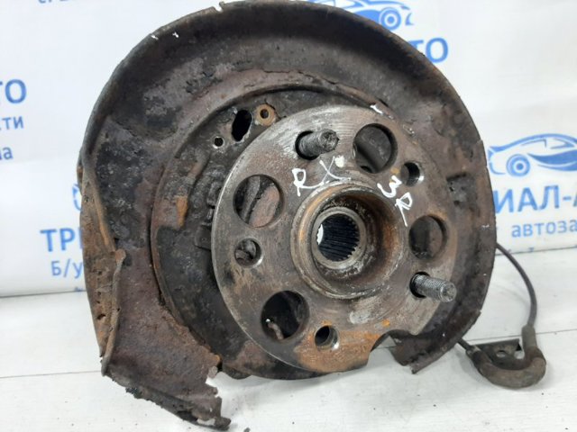Цапфа поворотная правая 4230448031 TOYOTA